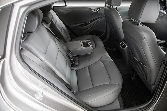 Hyundai IONIQ 22 of 22