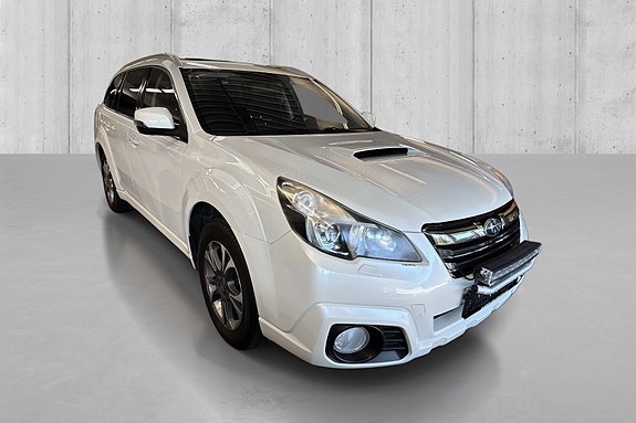 Subaru Outback 2 of 5