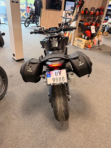 Yamaha MT-09 Y-AMT 5 of 5