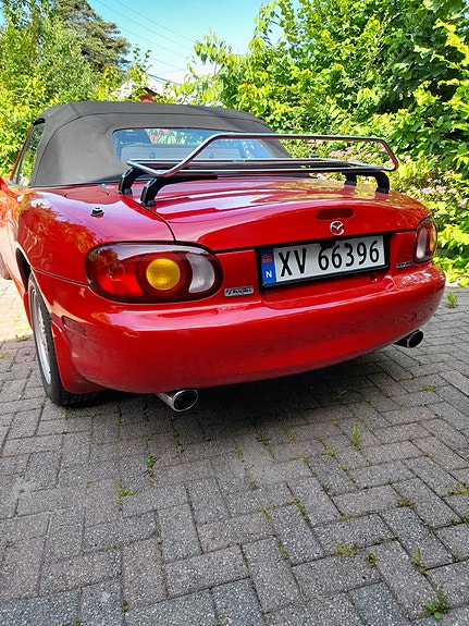 Mazda MX-5 4 of 5