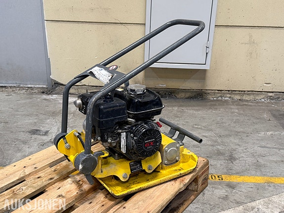 Wacker Neuson VP1135A vibroplate 2 of 5