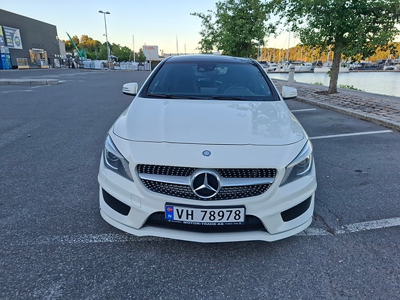 Mercedes-Benz CLA180 4 of 5