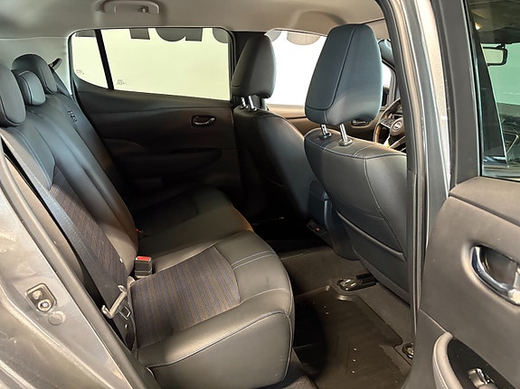 Nissan Leaf 7 of 18