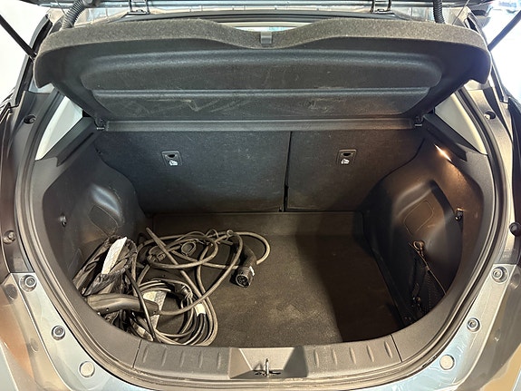 Nissan Leaf 6 of 18