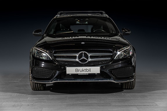 Mercedes-Benz C180 3 of 5