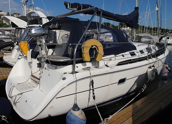 Hunter 36 Legend - Romslig og fin familieseiler! 11 of 30