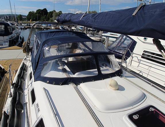 Hunter 36 Legend - Romslig og fin familieseiler! 7 of 30