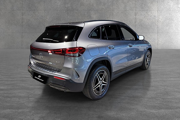 Mercedes-Benz EQA300 3 of 5