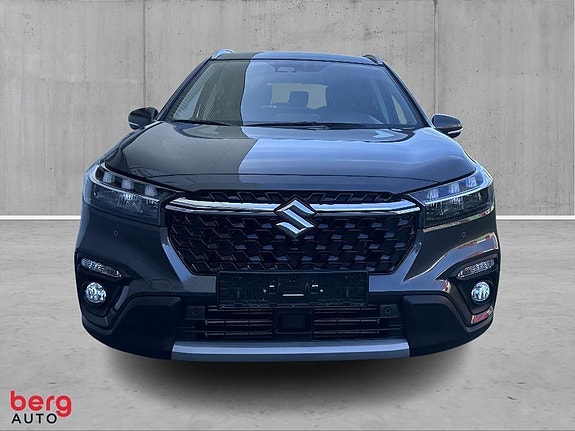 Suzuki SX4 S-Cross 2 of 5