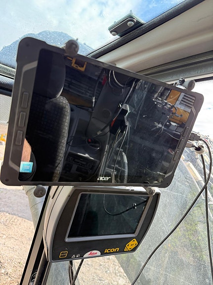 Volvo EC250EL 22 of 30