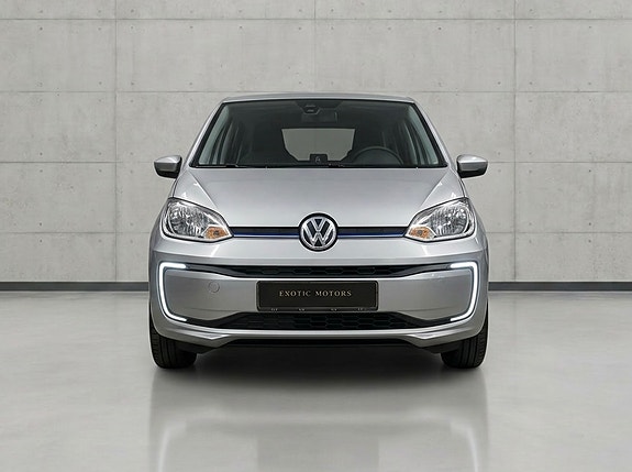 Volkswagen UP! 2 of 5