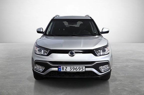 SsangYong Tivoli 3 of 5