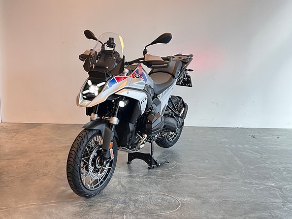 BMW R 1300 GS White Alu matt. Automat - Alt utstyr + koffertsett! DEMOSYKKEL 2 of 5