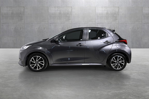 Toyota Yaris 2 of 5