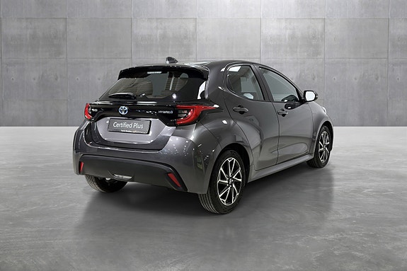 Toyota Yaris 5 of 5