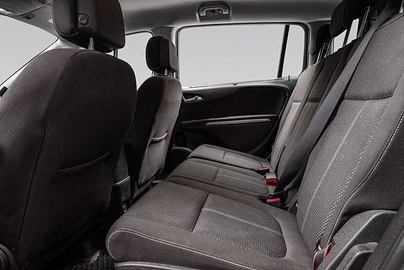 Opel Zafira Tourer 24 of 27