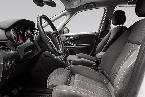 Opel Zafira Tourer 13 of 27