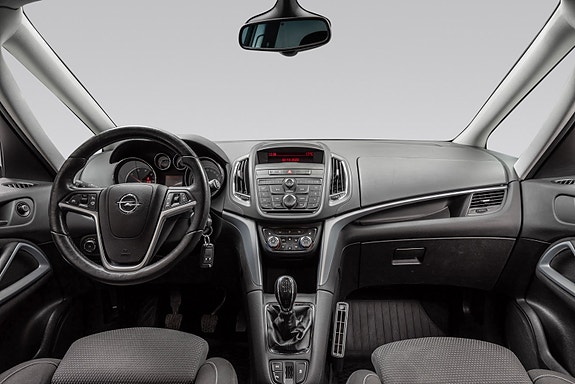 Opel Zafira Tourer 14 of 27
