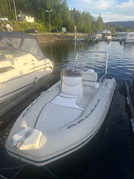 Arimar Pioneer 500 RIB med Evinrude e-tech 75 HK,  kart/ekkolodd, båthenger. 2 of 5