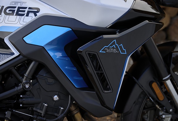 Triumph Tiger 900 Alpine Edition 4 of 5