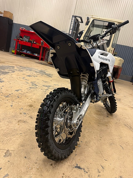 Husqvarna EE5 4 of 5
