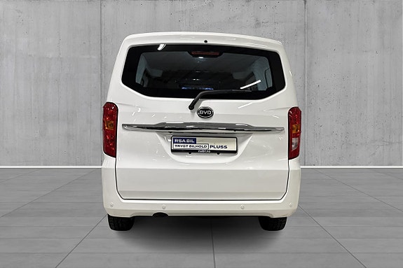 BYD T3 4 of 5