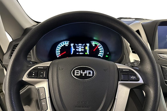 BYD T3 8 of 18