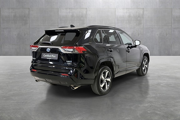 Toyota RAV4 Plug-in Hybrid 5 of 5