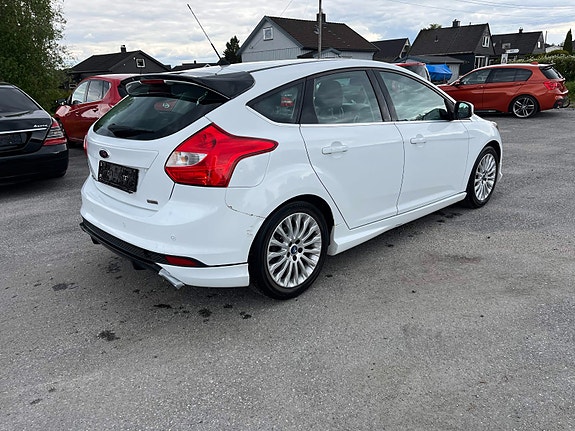 Ford Focus 7 of 13