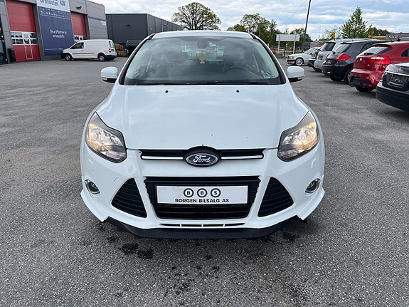 Ford Focus 2 of 13