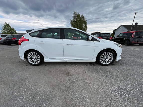 Ford Focus 8 of 13