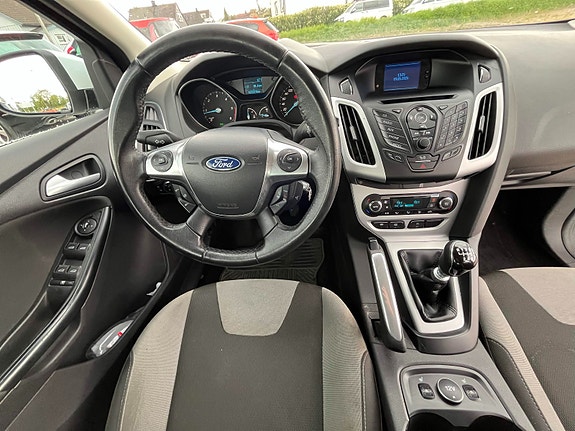 Ford Focus 10 of 13