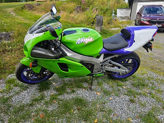 Kawasaki Ninja ZX-7R 7 of 13