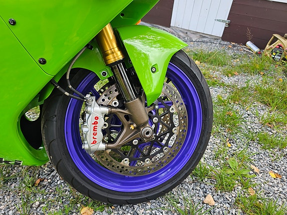 Kawasaki Ninja ZX-7R 10 of 13