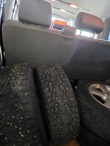Volkswagen Caravelle 7 of 16