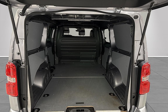 Peugeot e-Expert 9 of 16