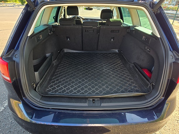 Volkswagen Passat 23 of 30