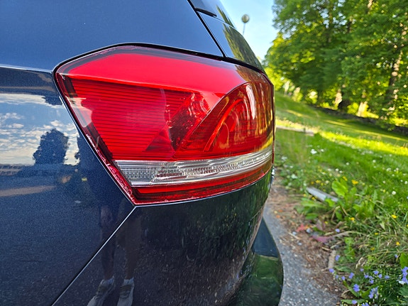 Volkswagen Passat 28 of 30