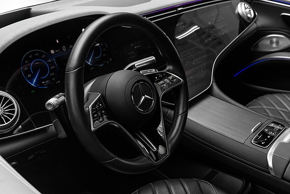 Mercedes-Benz EQS580 15 of 30