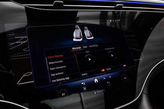 Mercedes-Benz EQS580 26 of 30
