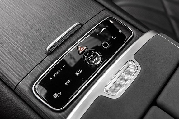 Mercedes-Benz EQS580 12 of 30