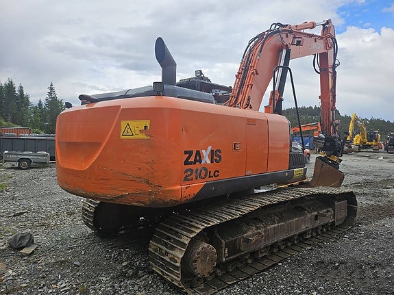 Hitachi ZX 210 LC-5 3 of 5