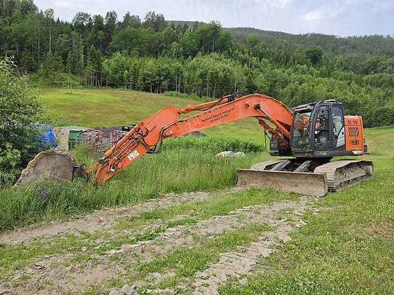 Hitachi ZX 225 US LC-6 5 of 5