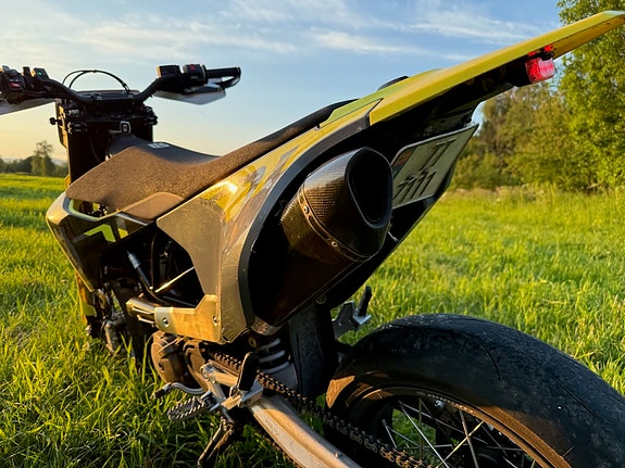 Husqvarna 701 Supermoto 4 of 5