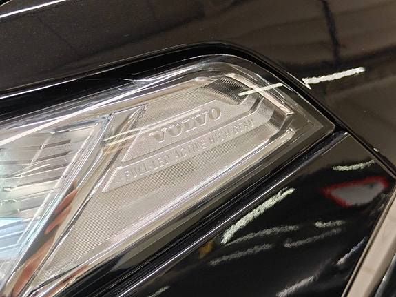 Volvo XC90 3 of 5
