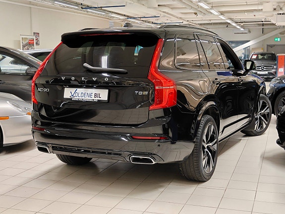 Volvo XC90 2 of 5
