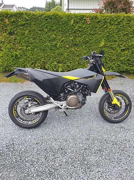 Husqvarna 701 Supermoto 2 of 5