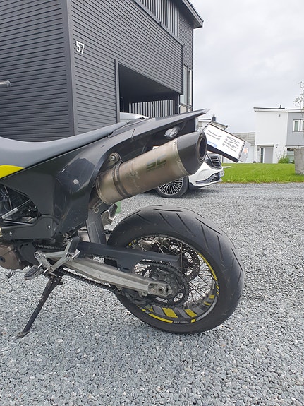 Husqvarna 701 Supermoto 3 of 5