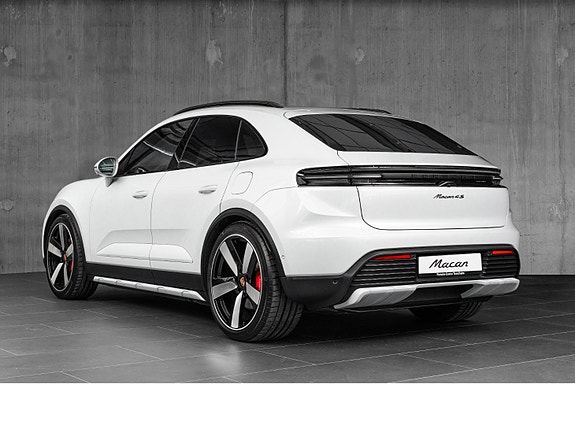 Porsche Macan 3 of 5