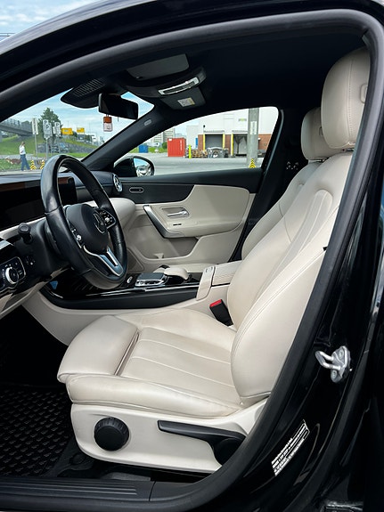 Mercedes-Benz A200 2 of 30